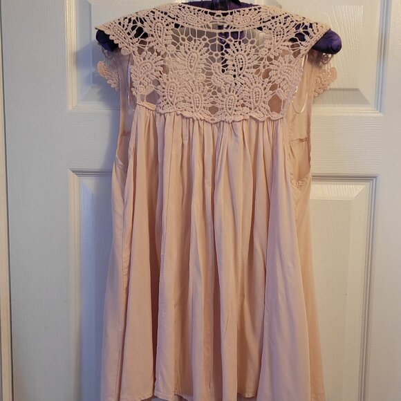 Solitaire Sleeveless Pink Blush Blouse with Crochet Detail - Picture 3 of 7